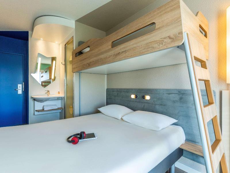 Ibis Budget Versailles Trappes Exterior foto